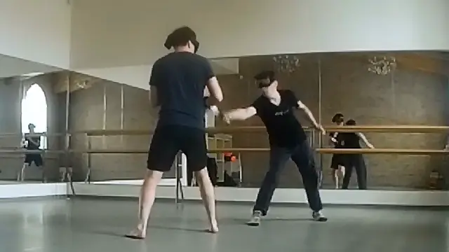 атака кисти